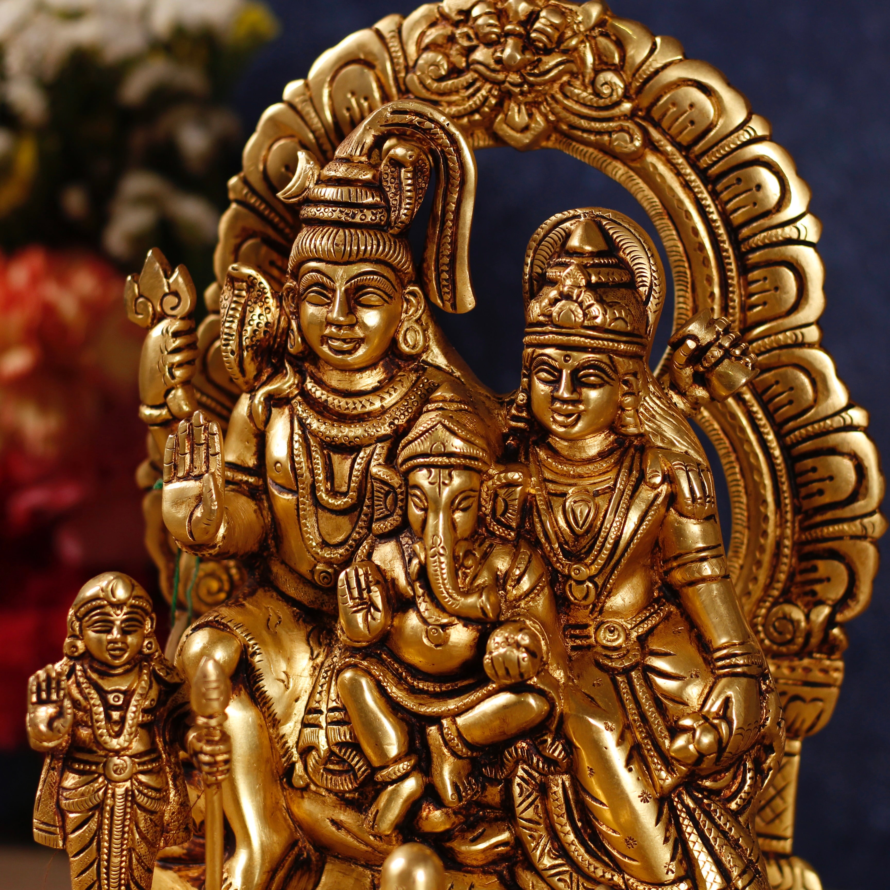 Lord Shiva Parivar In Brass In 13 Inches