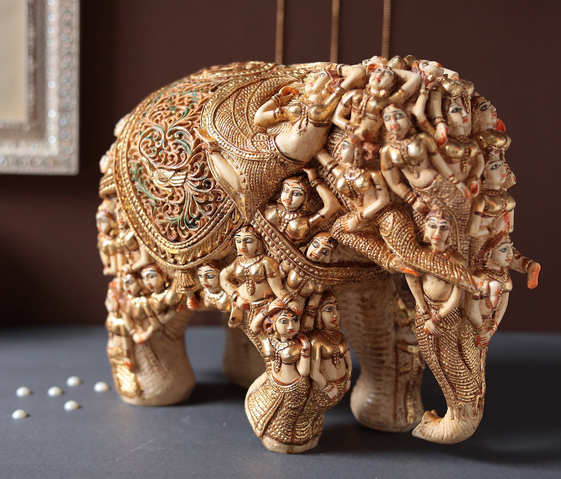 Rich Decorative Elephant Statue in Resin (Marble Dust)