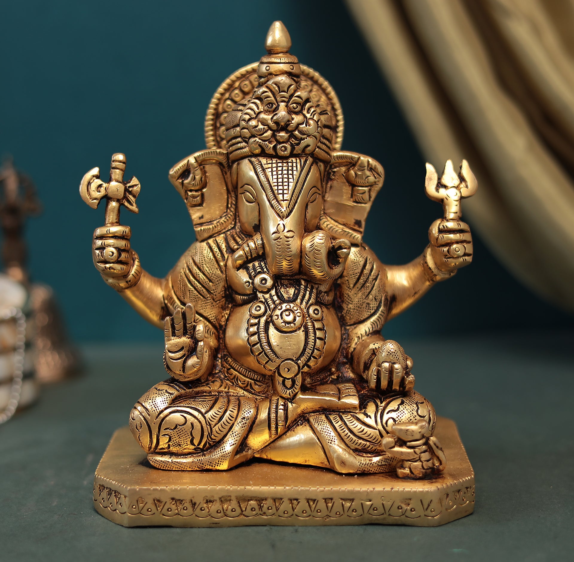 Brass Lord Ganesha In 7 Inches (17.78 Cm)