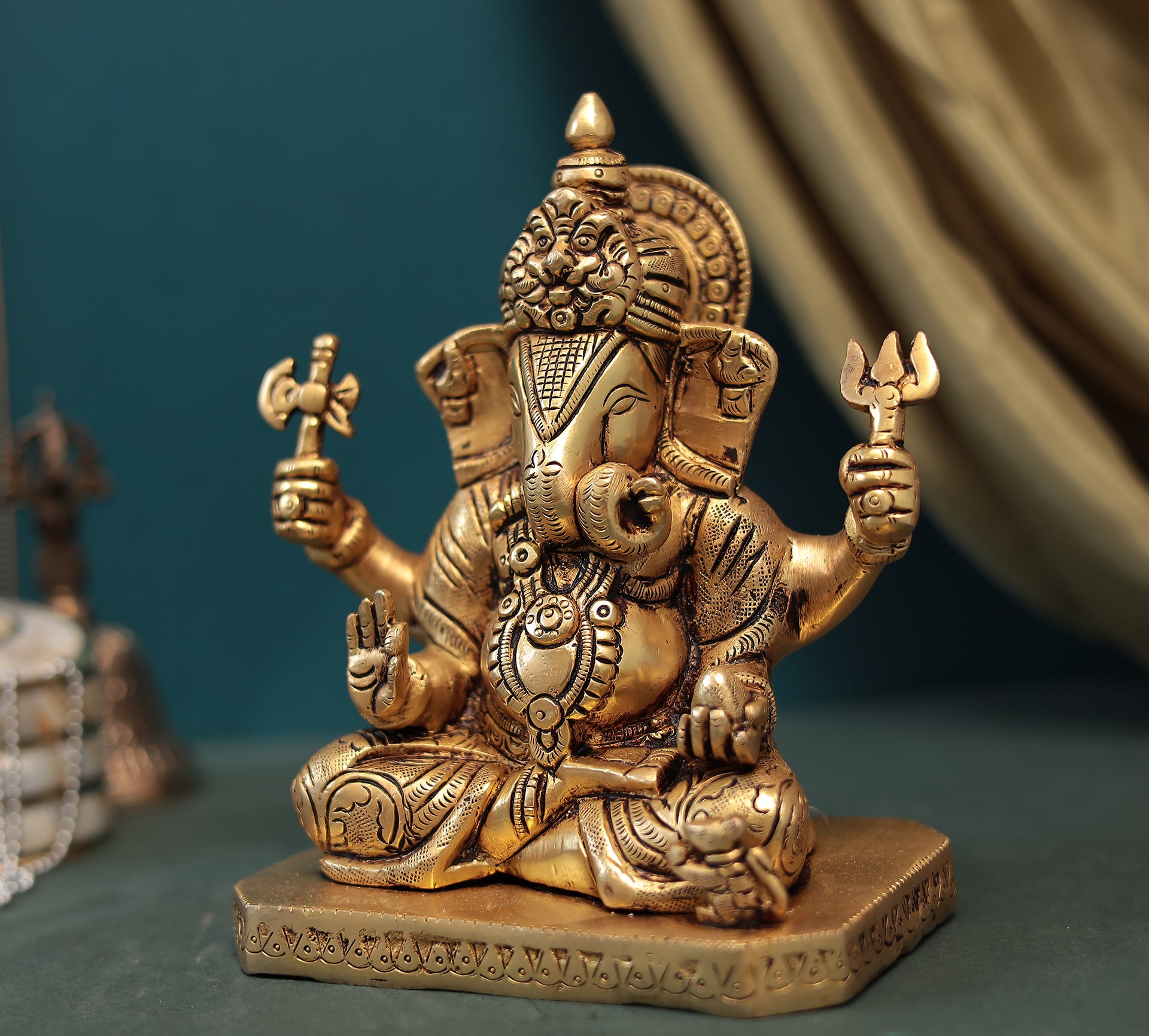 Brass Lord Ganesha In 7 Inches (17.78 Cm)