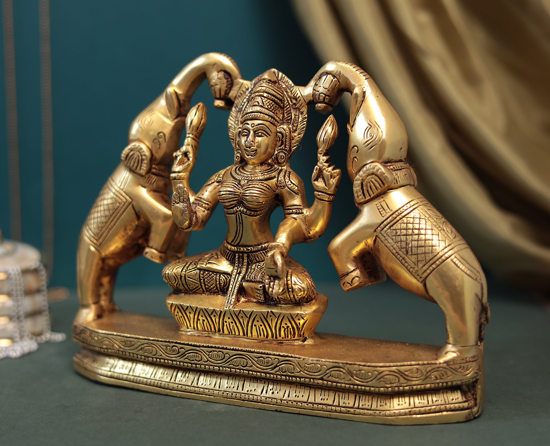 Brass Goddess Gaja (Elepahant) Lakshmi Idol In 7.5 Inches (19 Cm)