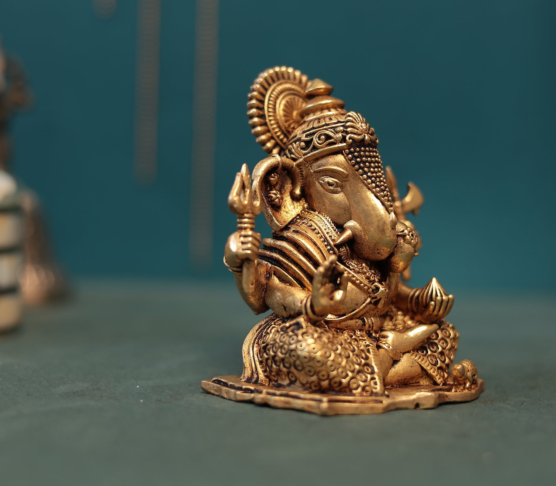 Superfine Brass Lord Ganesha/Vigneshwara Idol In 4 Inches