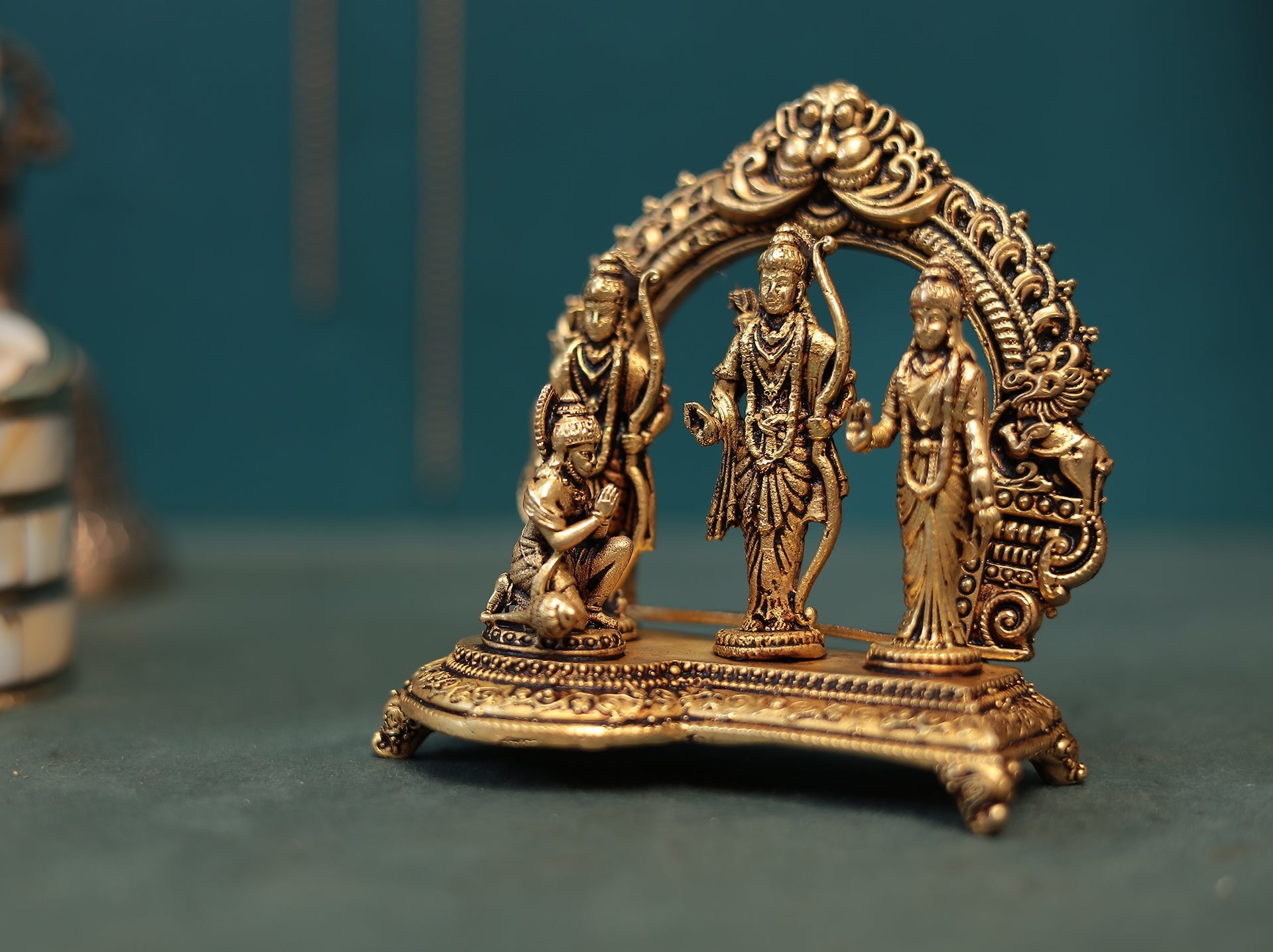 Antique Finish Brass Ram Darbar In 4 Inches