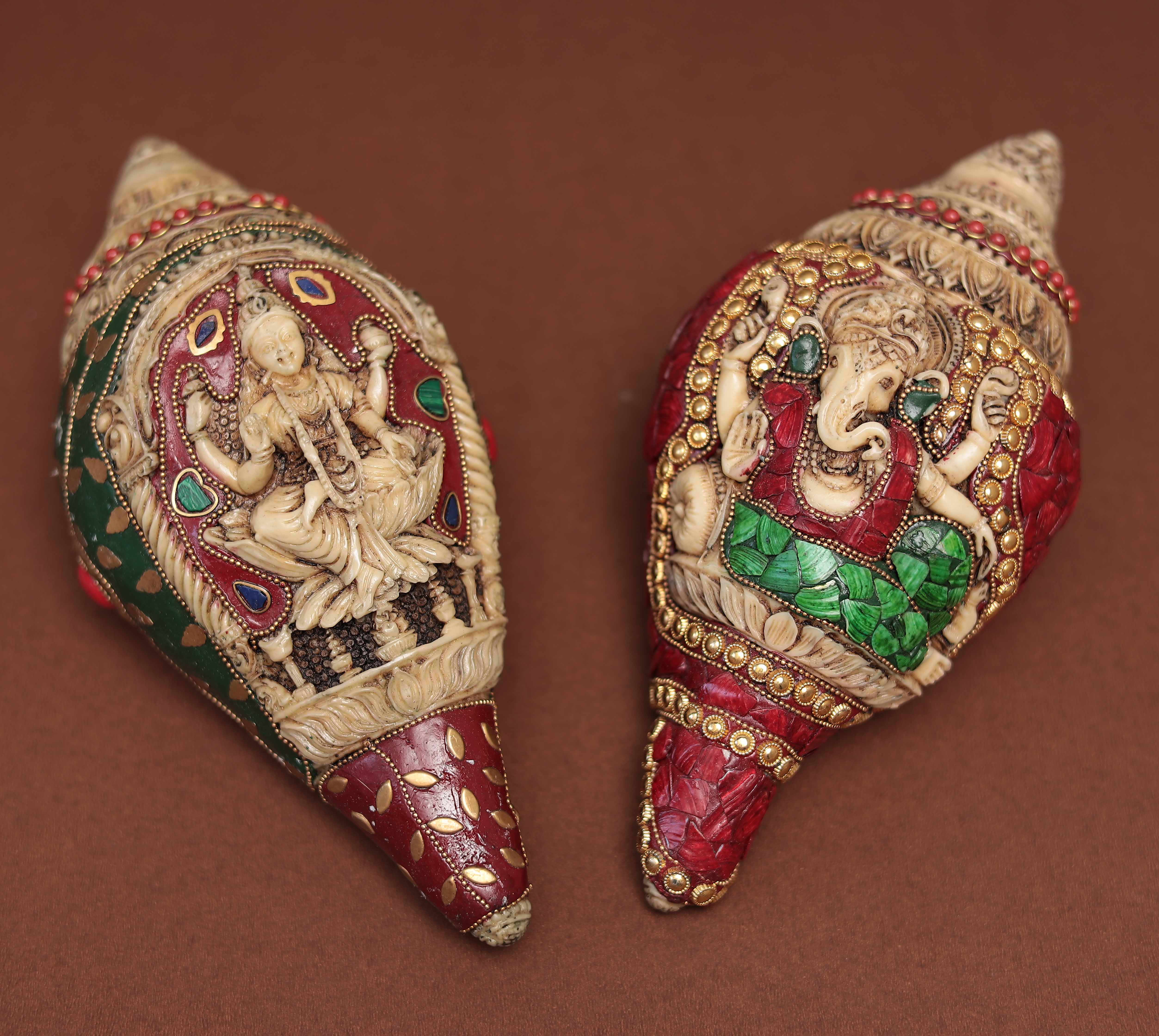 Auspicious Conch With Lakshmi and Ganesh With Stone Work