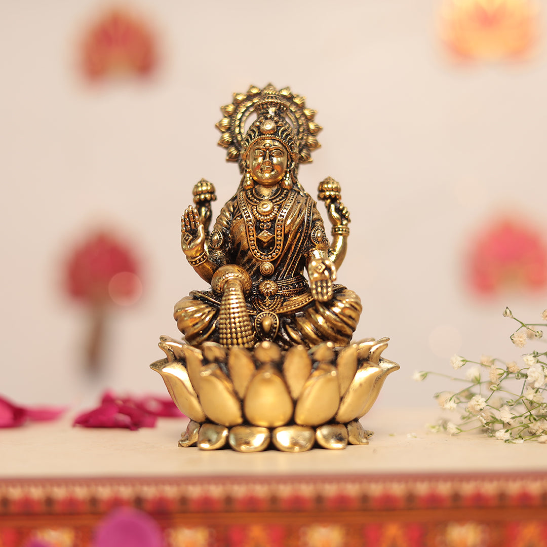 Lakshmi and Ganesh Pair Sitting On Lotus - 4.5 Inches