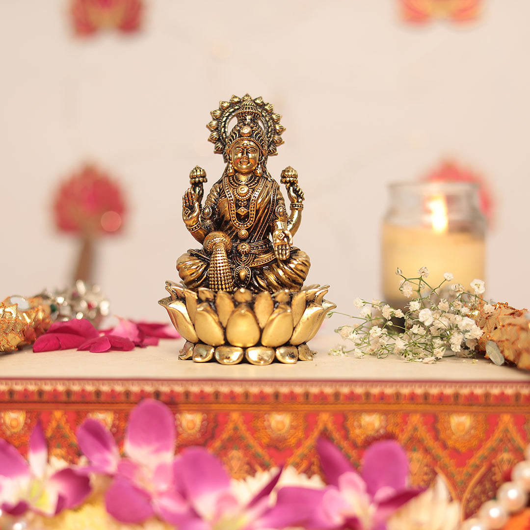 Lakshmi and Ganesh Pair Sitting On Lotus - 4.5 Inches