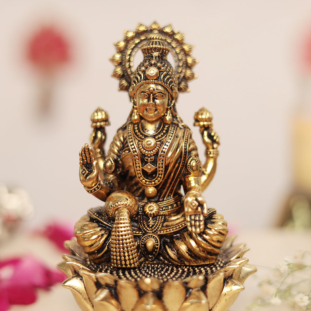 Lakshmi and Ganesh Pair Sitting On Lotus - 4.5 Inches