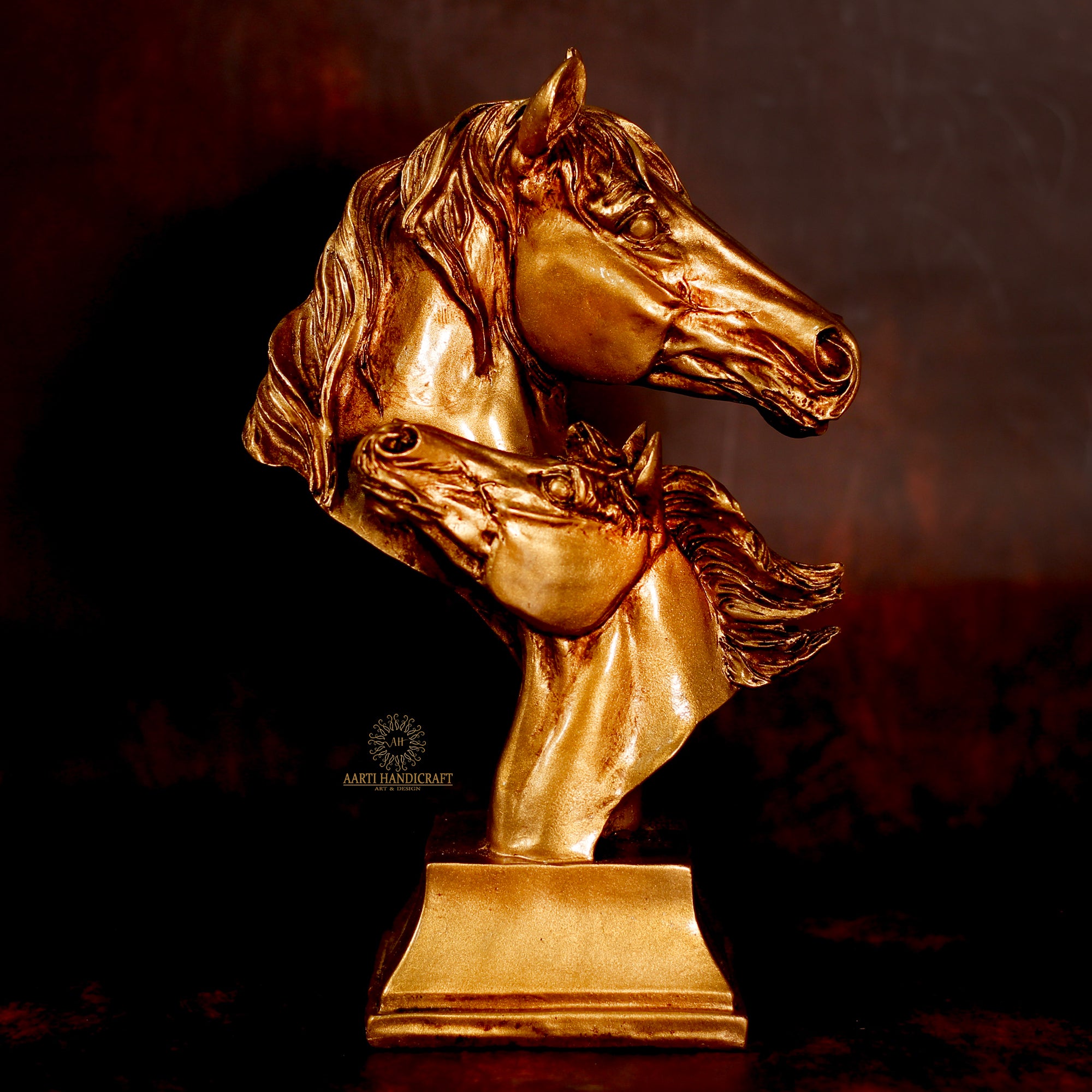 Couple Horse Head Showpiece