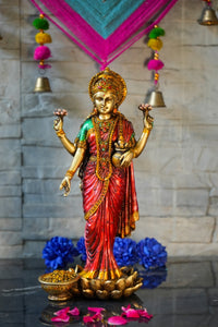 STANDING DIVINE GODDESS LAKSHMI IDOL IN 10